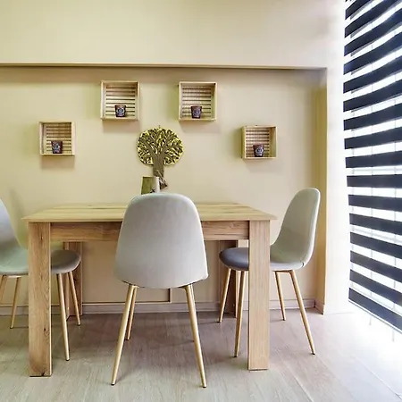 Eleana's Art Studio Apartment